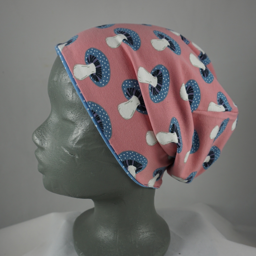 wendemütze-jersey-baumwolle-pepafarina-rosa-hellblau-weisse-pilze